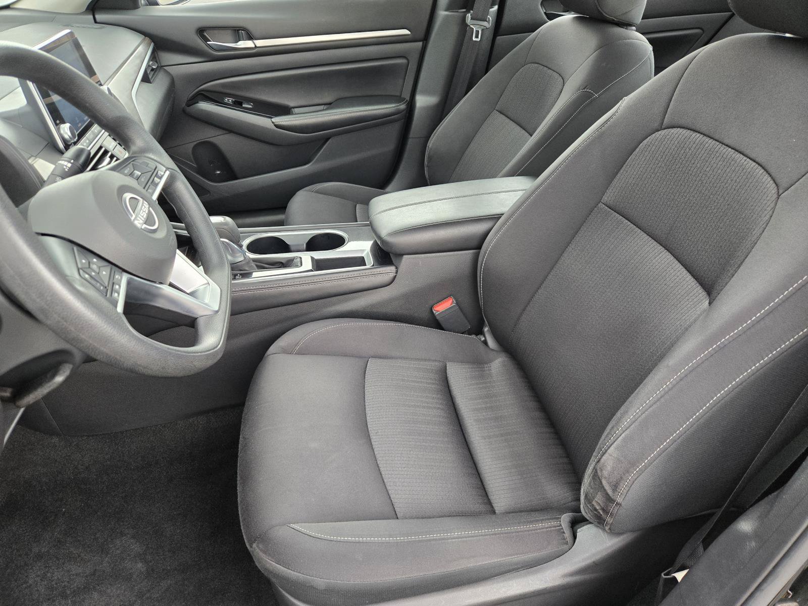 Used 2023 Nissan Altima 2.5 SV FWD image 23