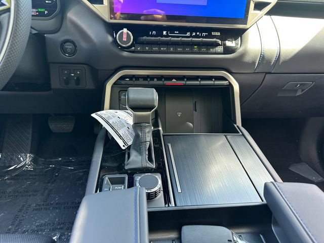 New 2026 Toyota Sequoia Platinum AWD/4WD image 22