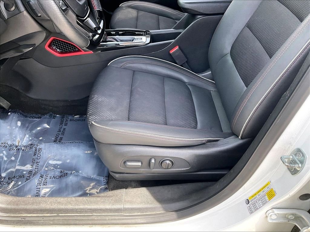 Used 2023 Chevrolet TrailBlazer RS w/ Sun and Liftgate Package AWD/4WD image 34