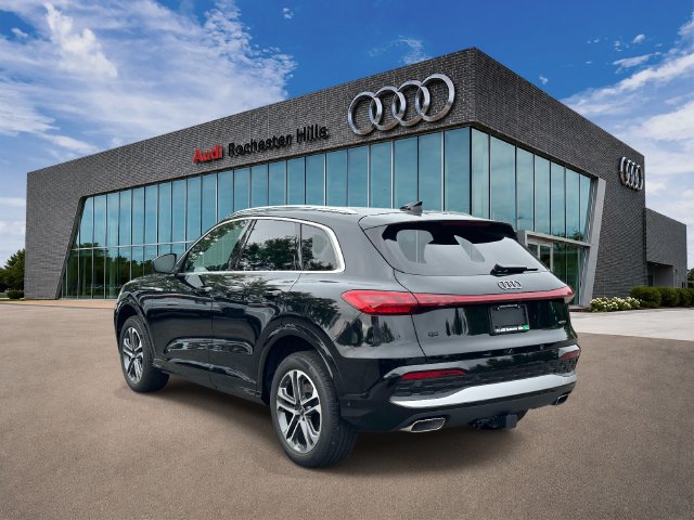 Certified 2025 Audi Q5 Premium AWD/4WD image 4