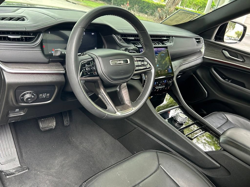Used 2023 Jeep Grand Cherokee L Overland RWD image 19