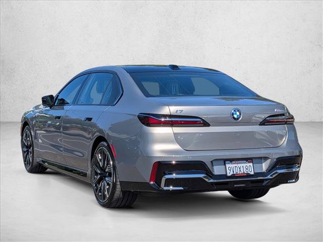 Used 2025 BMW i7 M70 AWD/4WD image 8