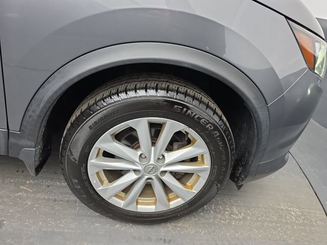 Used 2018 Nissan Rogue Sport SV image 12