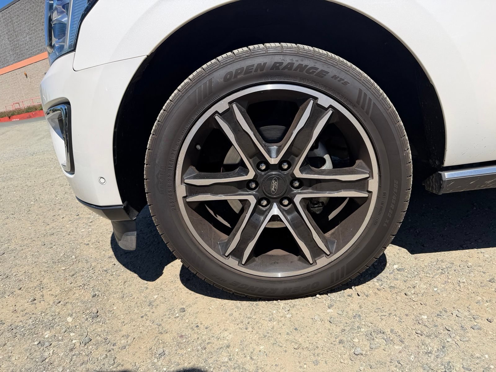 Certified 2019 Ford Expedition Limited w/ Special Edition Package AWD/4WD image 9