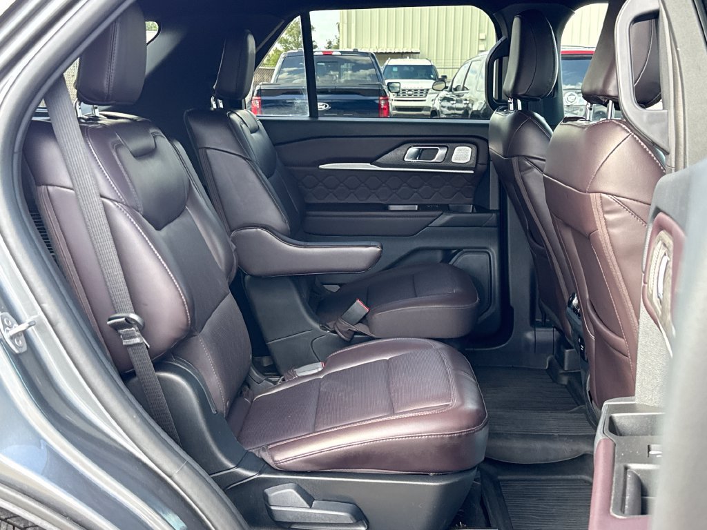 Certified 2026 Ford Explorer Platinum RWD image 28