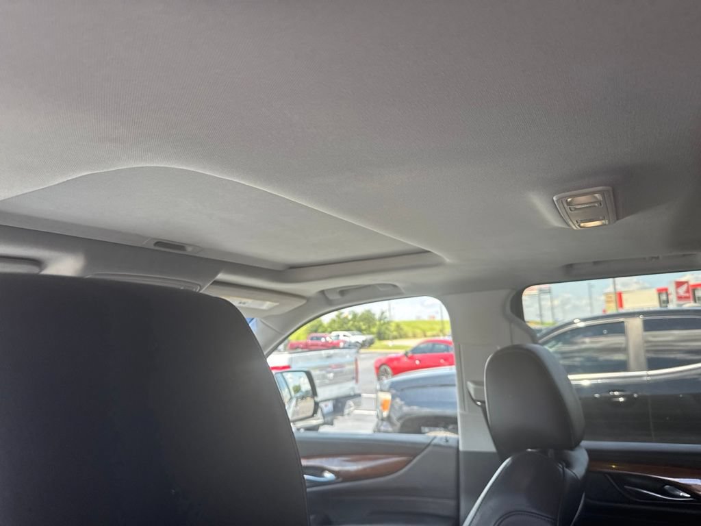 Used 2019 Cadillac Escalade ESV Luxury AWD/4WD image 12