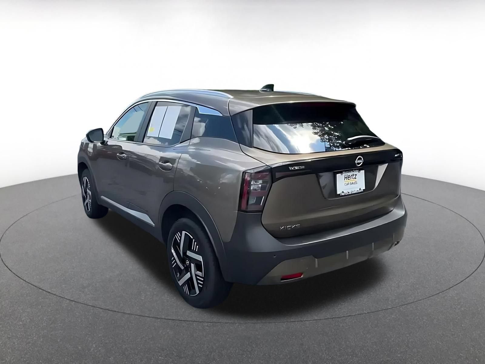 Used 2026 Nissan Kicks SV w/ Cold Weather Package FWD image 11