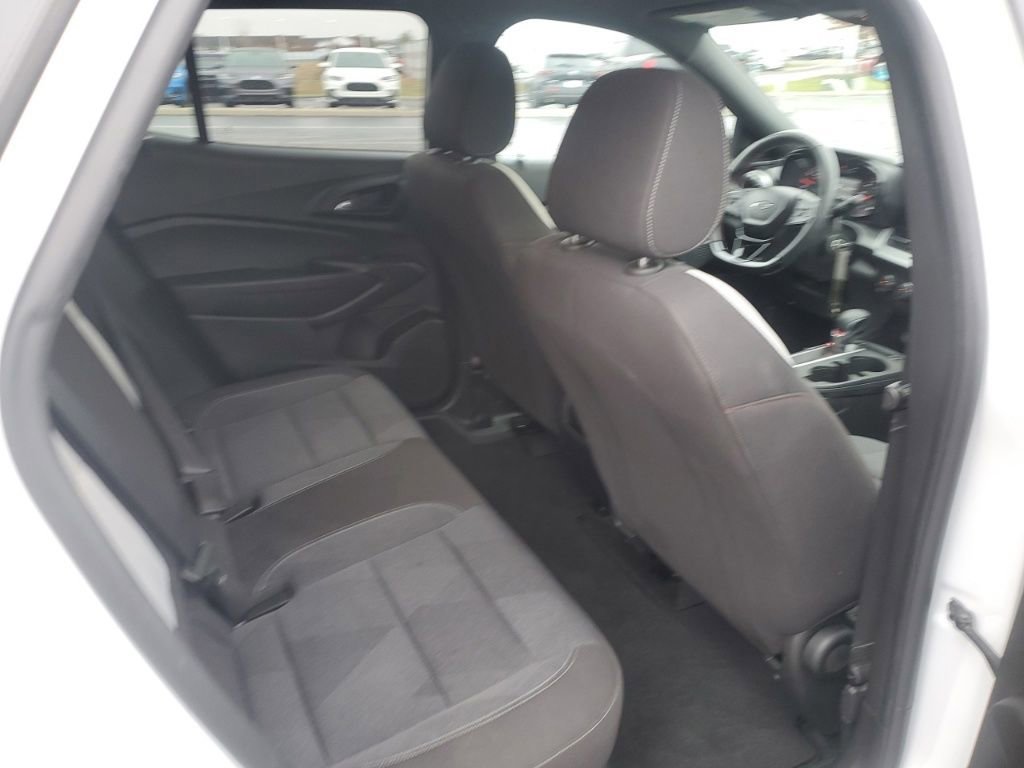 Used 2024 Chevrolet Trax RS image 30