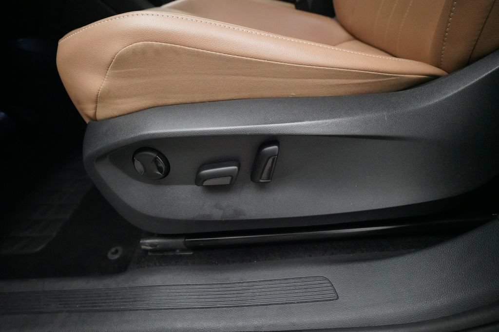 Used 2024 Volkswagen Tiguan SE AWD/4WD image 29