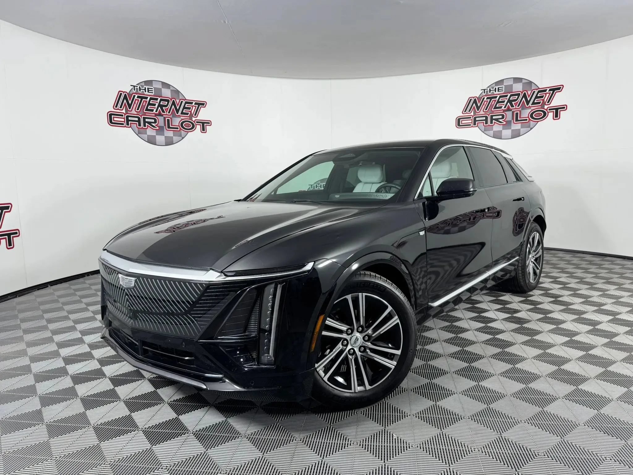 Used 2024 Cadillac Lyriq Luxury w/ LPO, Floor Liner Package