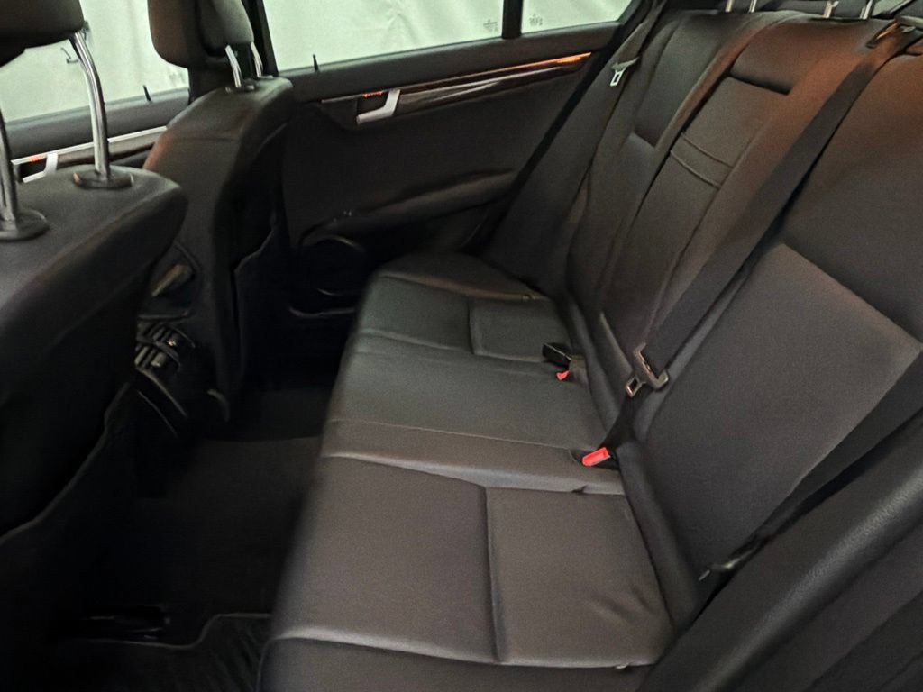 Used 2013 Mercedes-Benz C 250 Sedan image 20