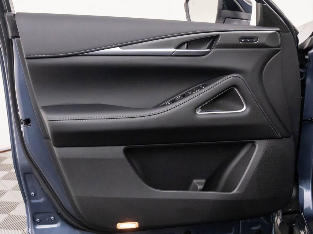 New 2026 INFINITI QX60 Luxe image 12