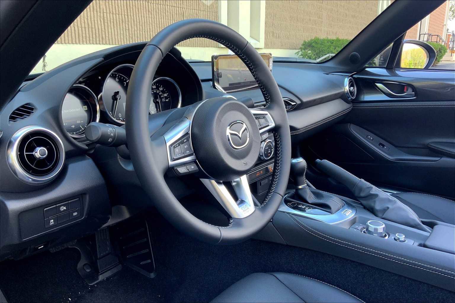 Used 2024 MAZDA MX-5 Miata Grand Touring w/ Weather Package RWD image 9
