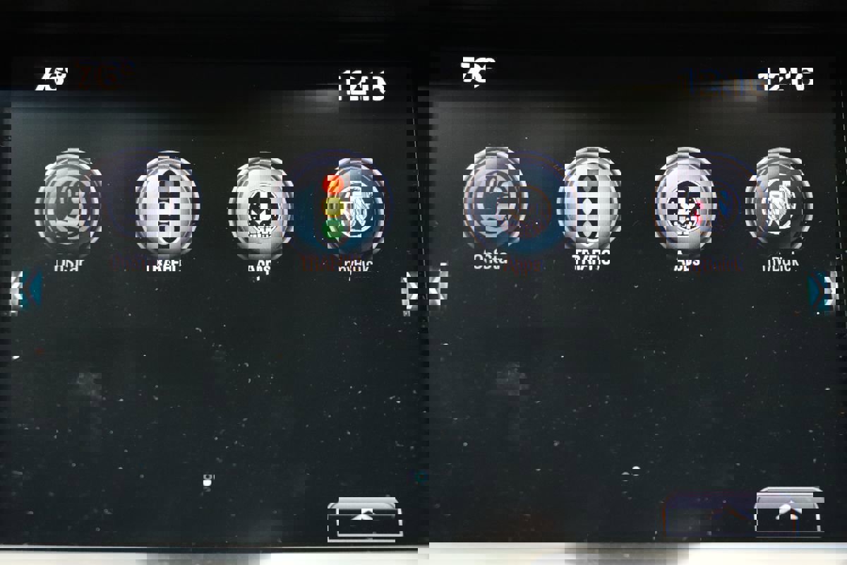 Used 2018 Buick Regal Essence w/ Driver Confidence Package #1 image 85