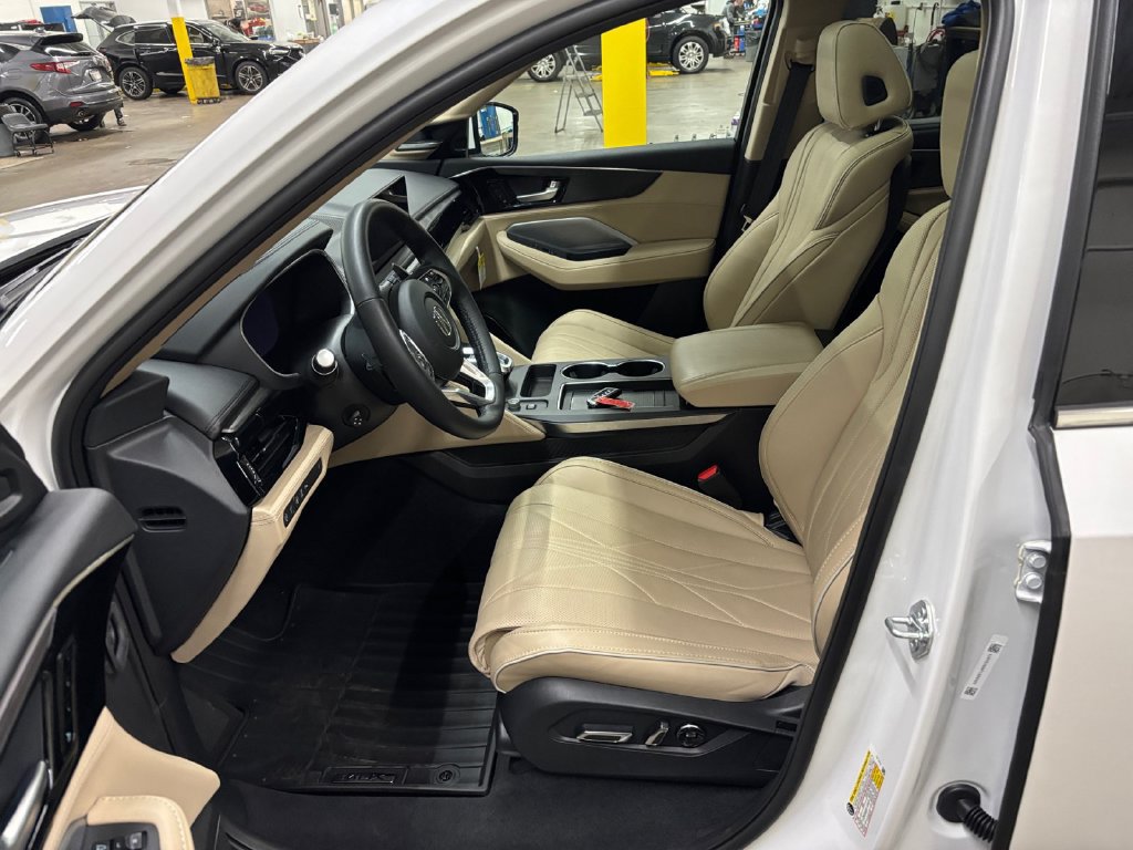 Certified 2026 Acura MDX w/ Advance Package AWD/4WD image 10