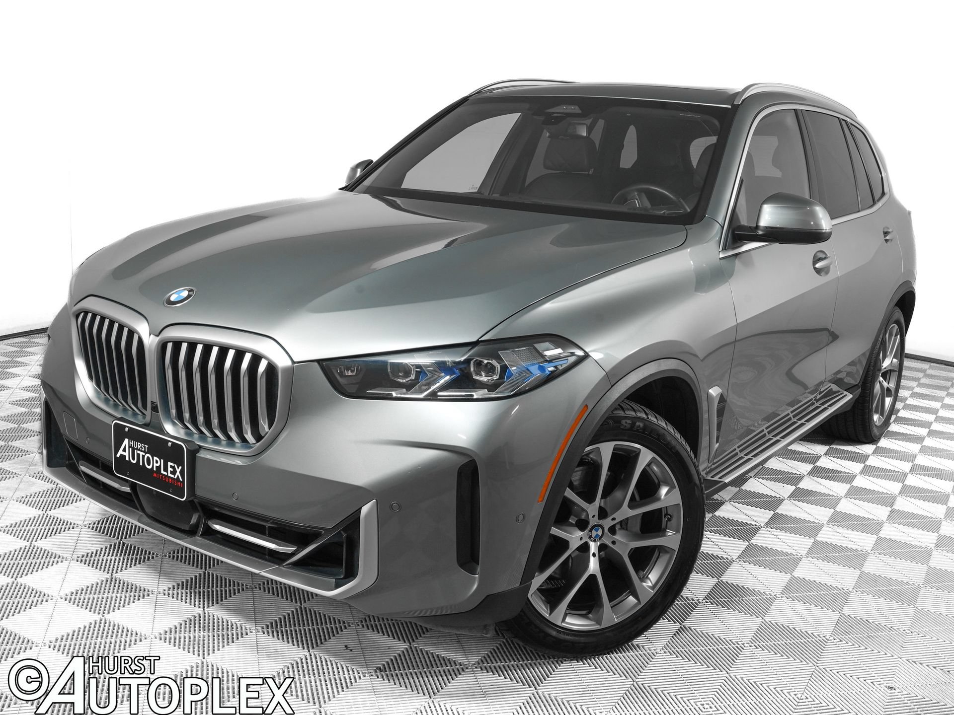 Used 2025 BMW X5 xDrive40i AWD/4WD image 1