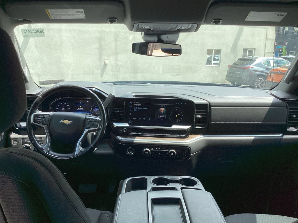 Used 2022 Chevrolet Silverado 1500 LT AWD/4WD image 24