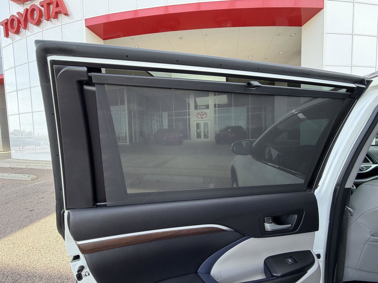 Used 2016 Toyota Highlander Limited Platinum image 19