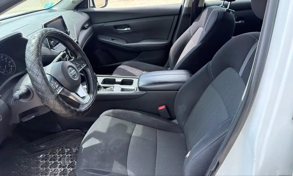 Used 2020 Nissan Sentra SV w/ Lighting Package FWD image 2