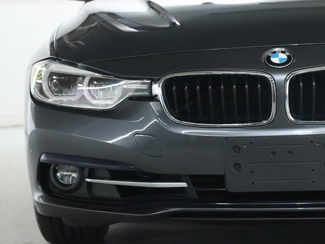 Used 2018 BMW 330i xDrive Sedan w/ Premium Package AWD/4WD image 7