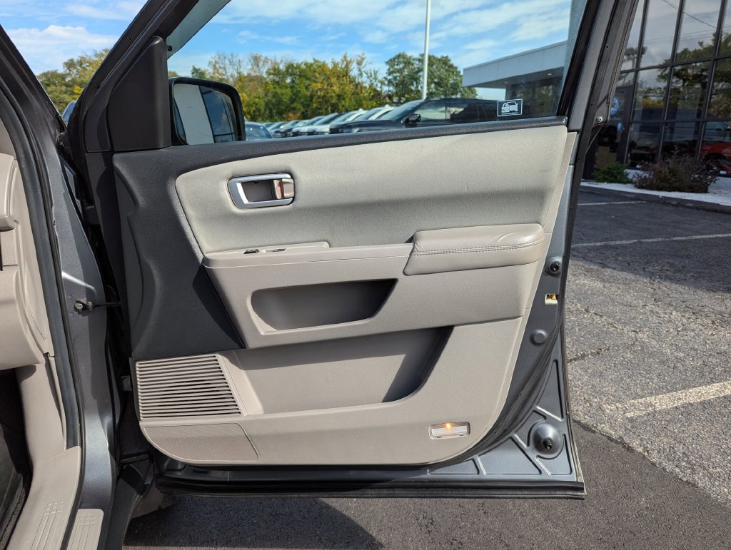 Used 2010 Honda Pilot LX image 28