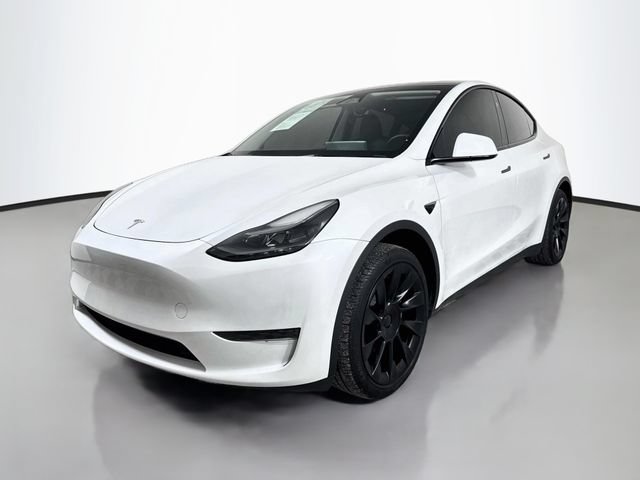 Used 2024 Tesla Model Y 2WD image 1