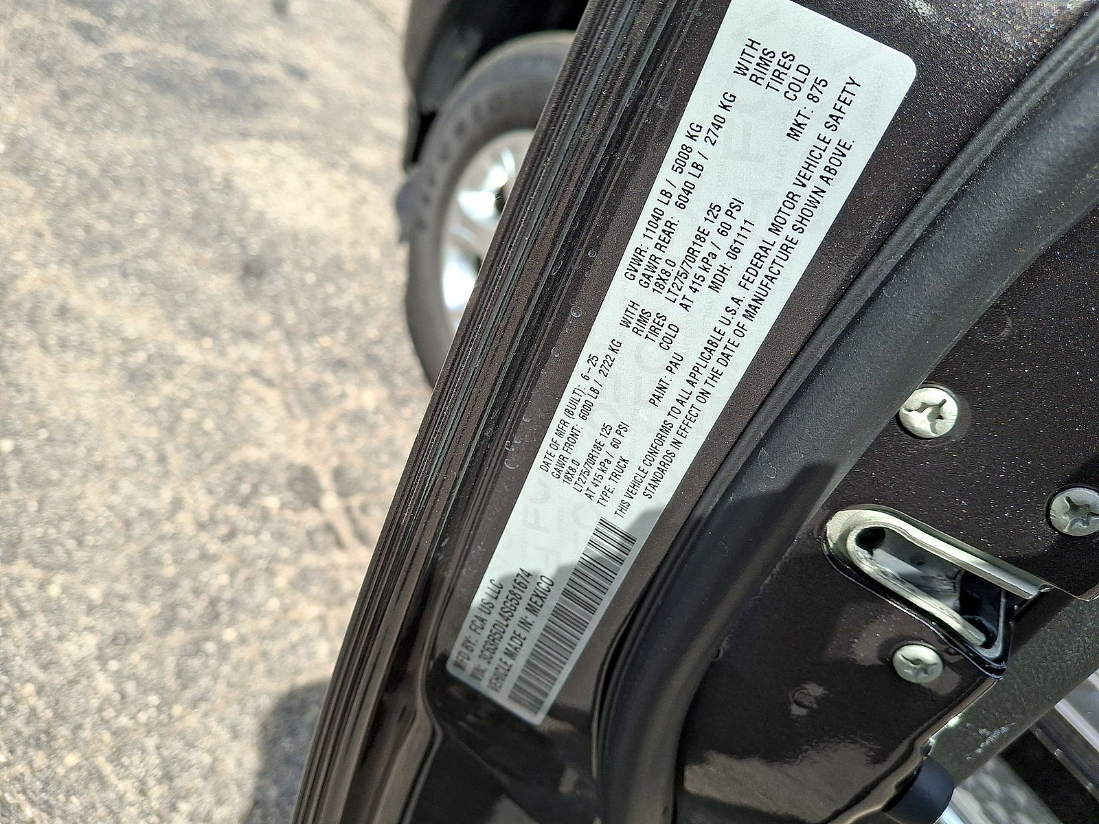 New 2025 RAM 2500 Big Horn AWD/4WD image 18