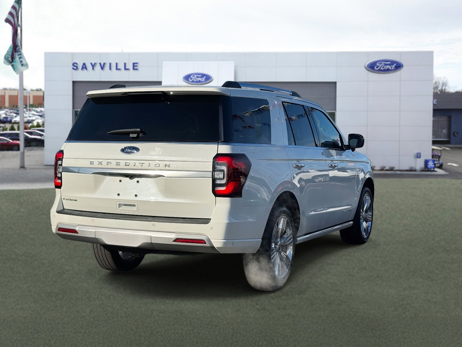 Used 2024 Ford Expedition Platinum image 4