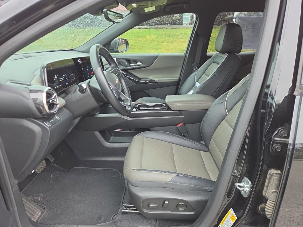 Used 2025 Chevrolet Equinox LT w/ Convenience Package II AWD/4WD image 6