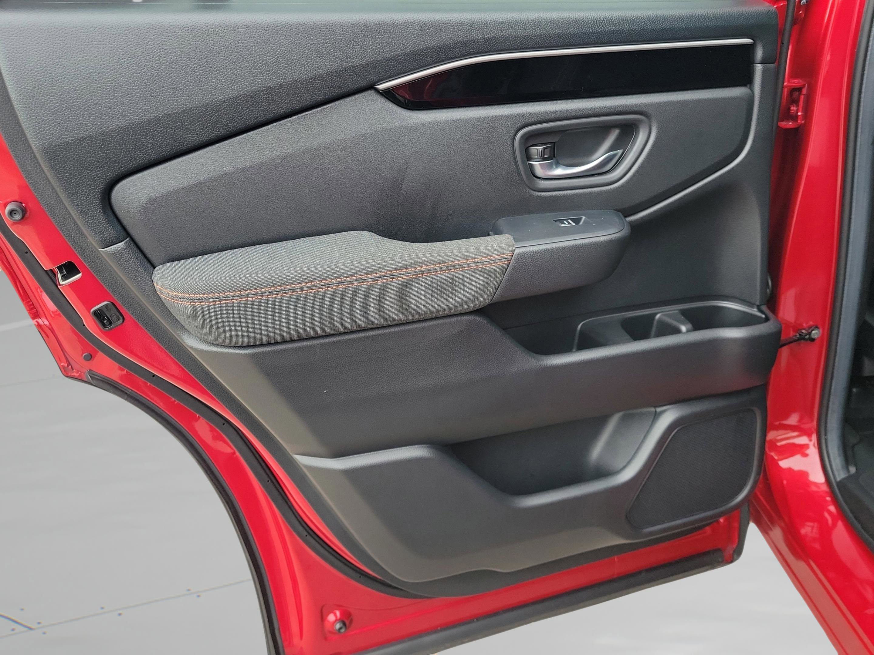 Used 2023 Honda Pilot Sport image 27