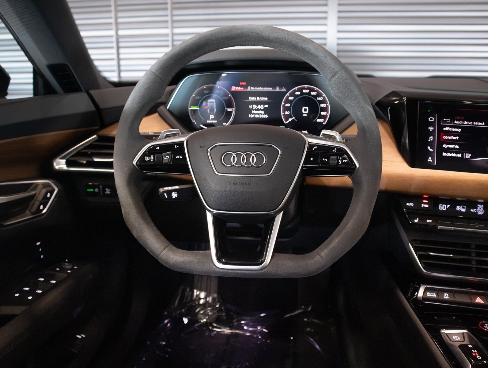 Used 2023 Audi e-tron GT Premium Plus AWD/4WD image 17