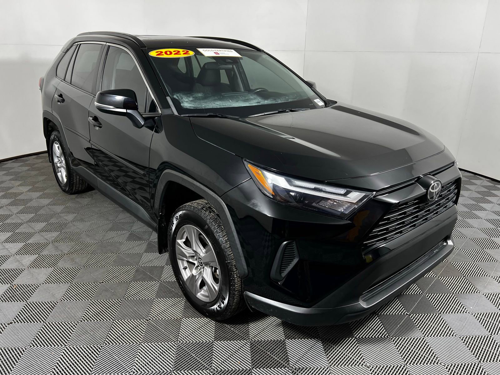 Certified 2022 Toyota RAV4 XLE w/ Convenience Package image 3