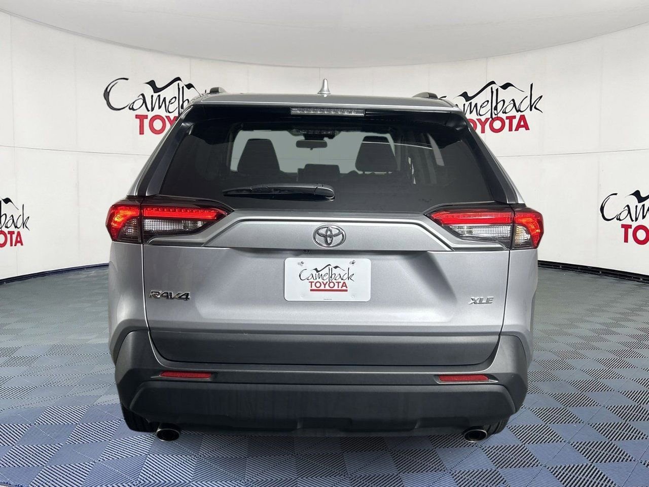Used 2023 Toyota RAV4 XLE Premium FWD image 6
