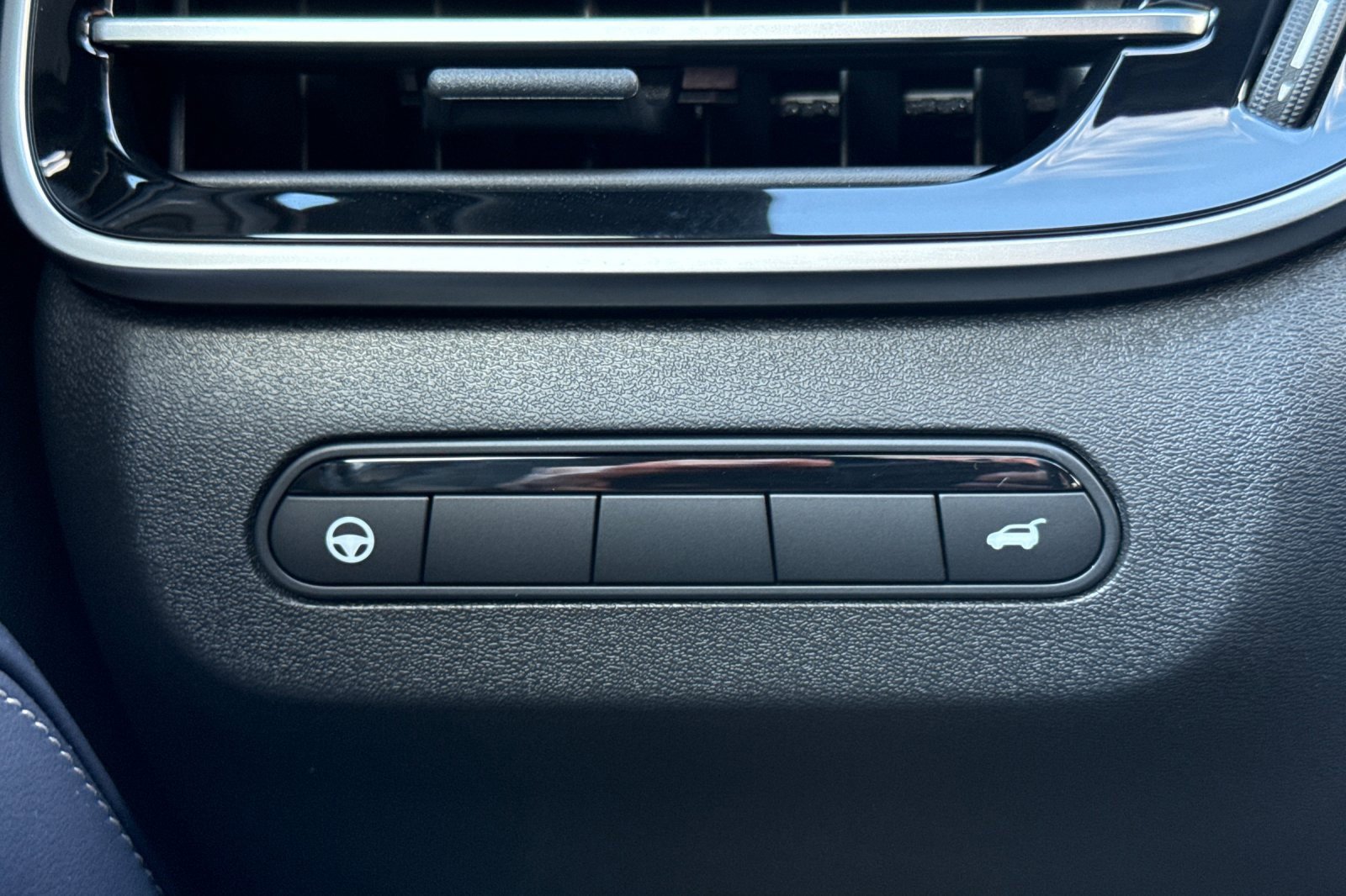 New 2026 INFINITI QX60 Sport w/ Dark Cargo Package image 29