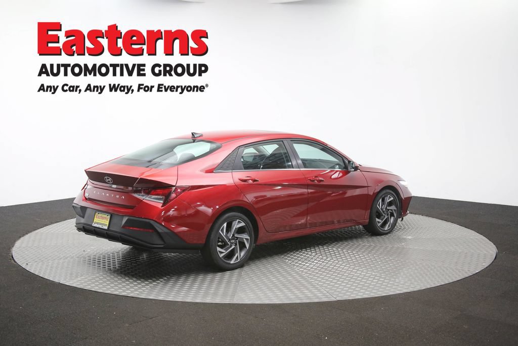 Used 2025 Hyundai Elantra SEL FWD image 44
