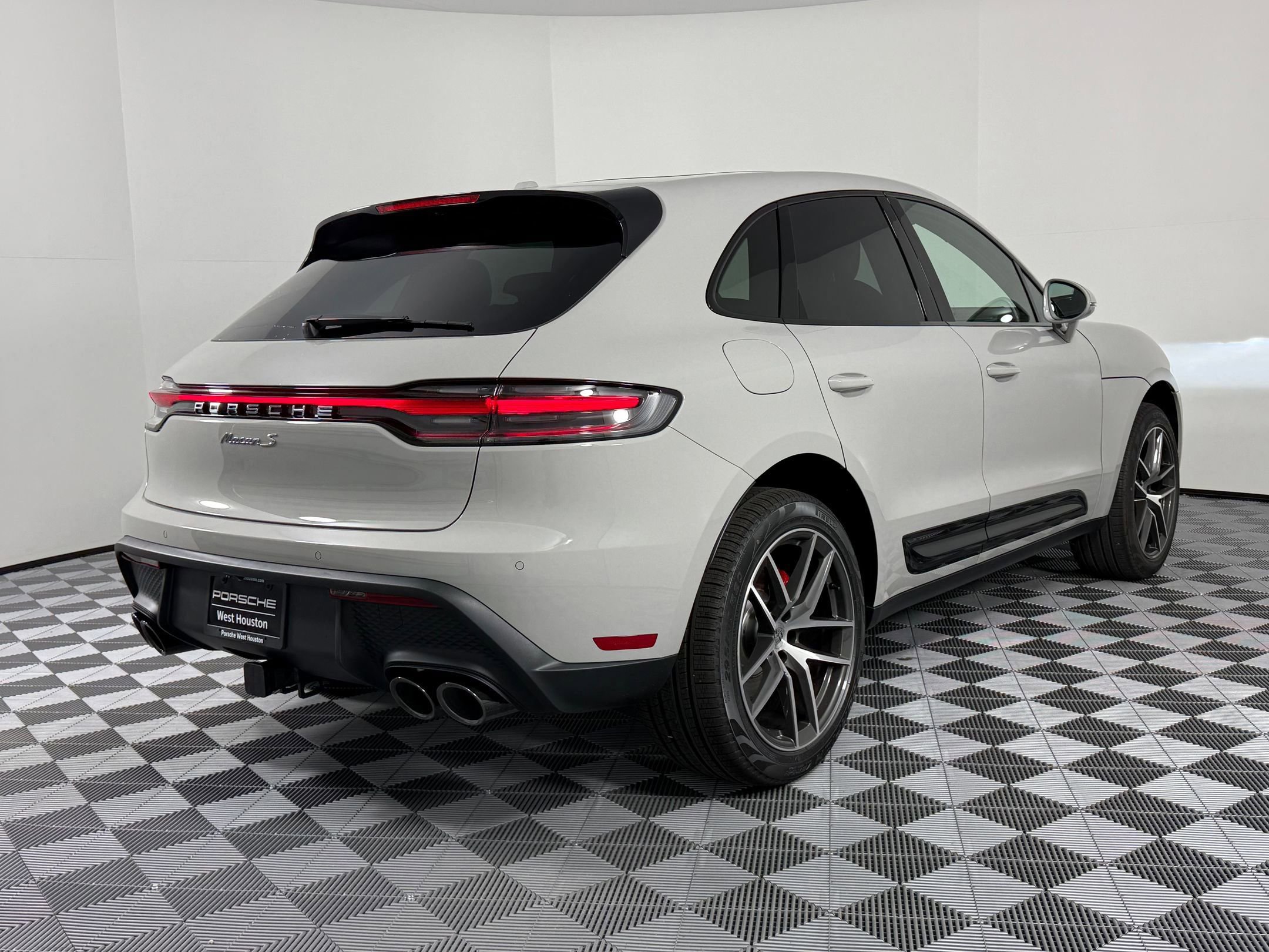 Certified 2026 Porsche Macan S AWD/4WD image 9