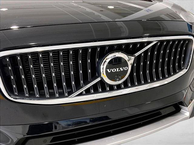 Used 2025 Volvo V90 B6 Cross Country Plus w/ Protection Package Premier AWD/4WD image 30