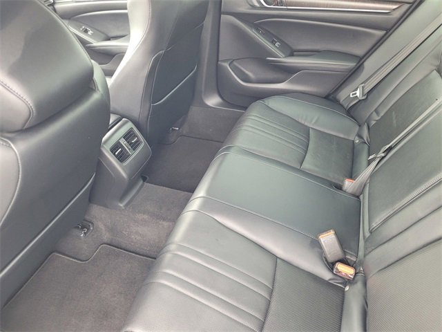 Used 2018 Honda Accord Touring image 9