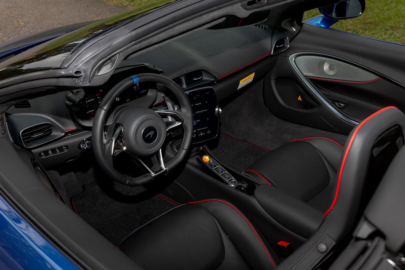 New 2025 McLaren Artura Spider image 28