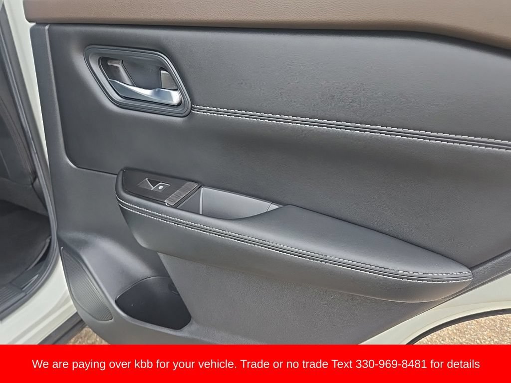 Used 2023 Nissan Rogue SL AWD/4WD image 29