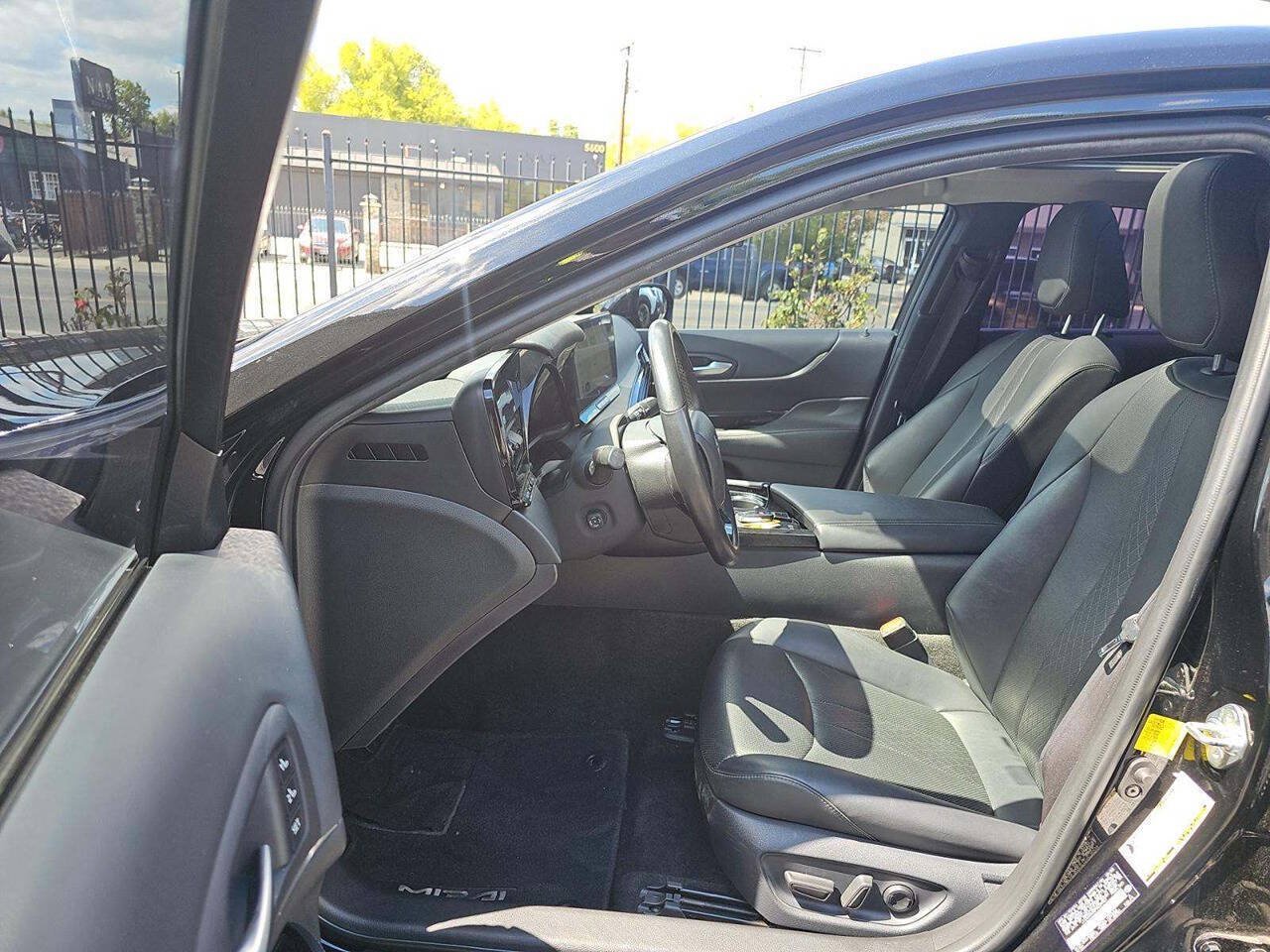Used 2023 Toyota Mirai w/ Toyota Teammate Package RWD image 12