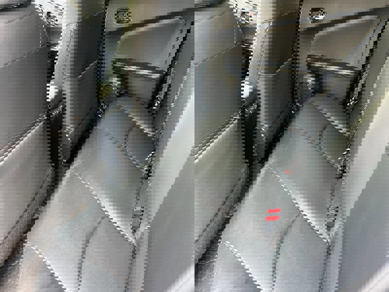 Used 2019 Toyota Prius XLE image 4