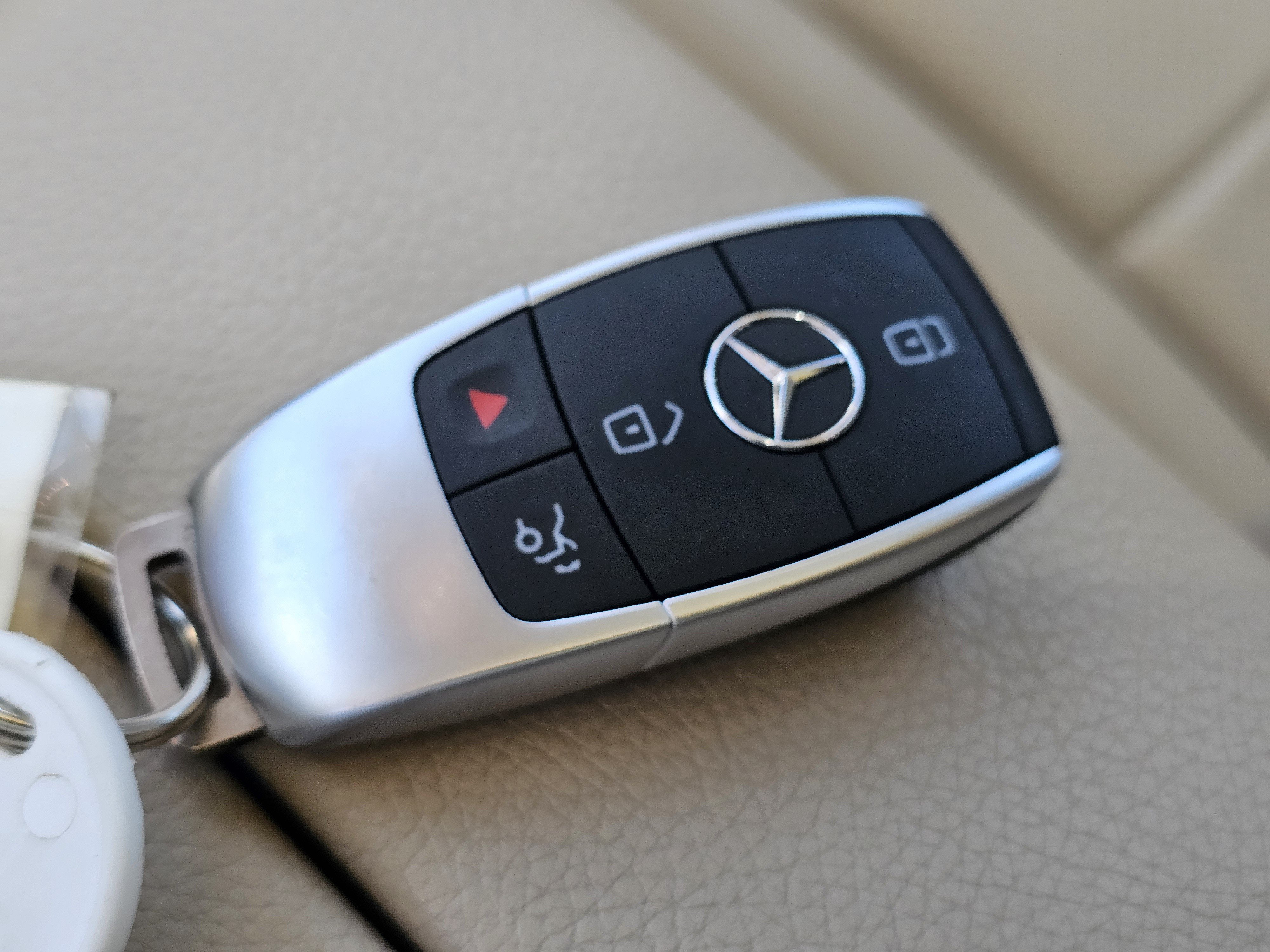 Used 2020 Mercedes-Benz GLC 300 image 29