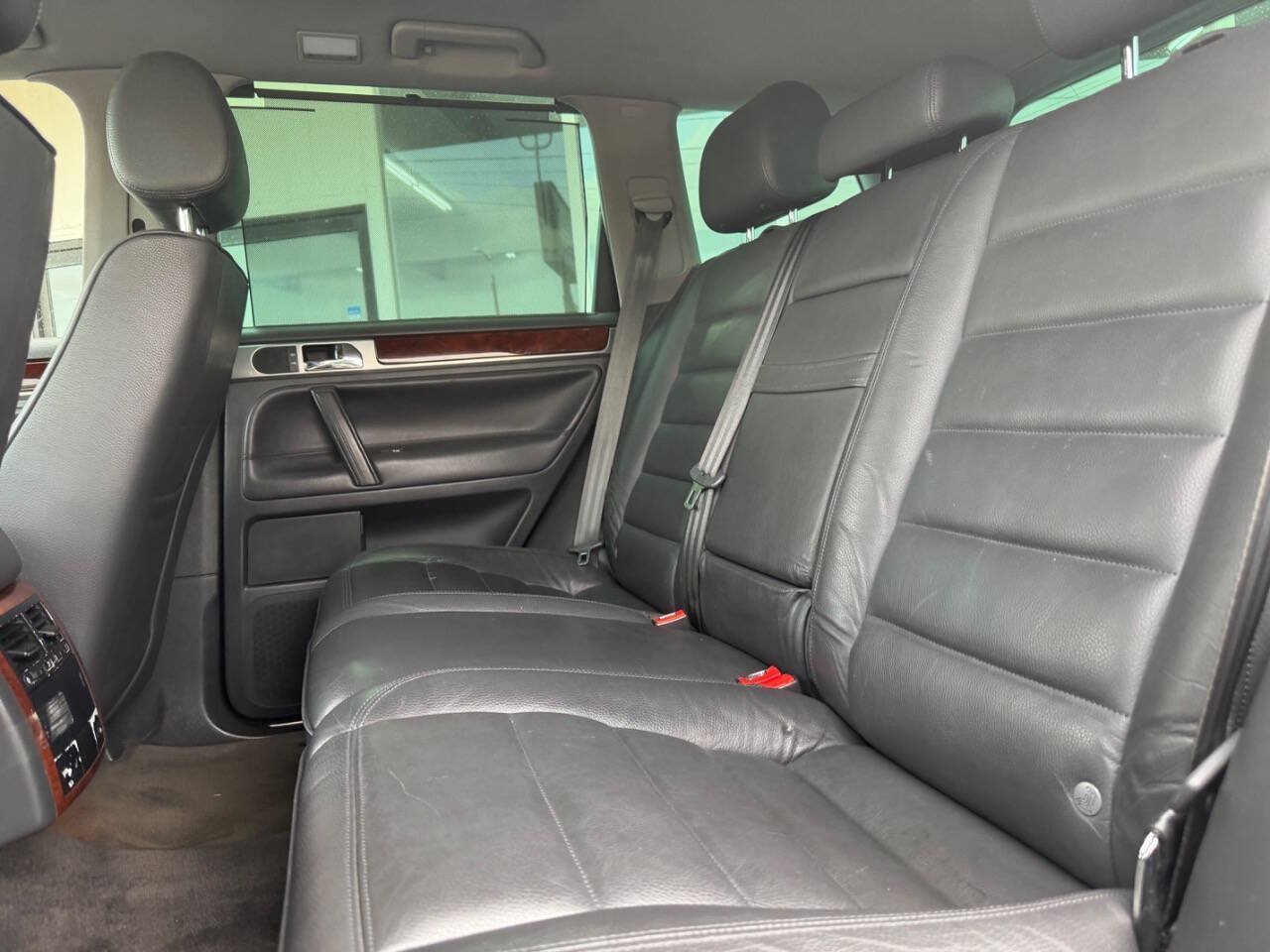 Used 2004 Volkswagen Touareg V8 AWD/4WD image 23