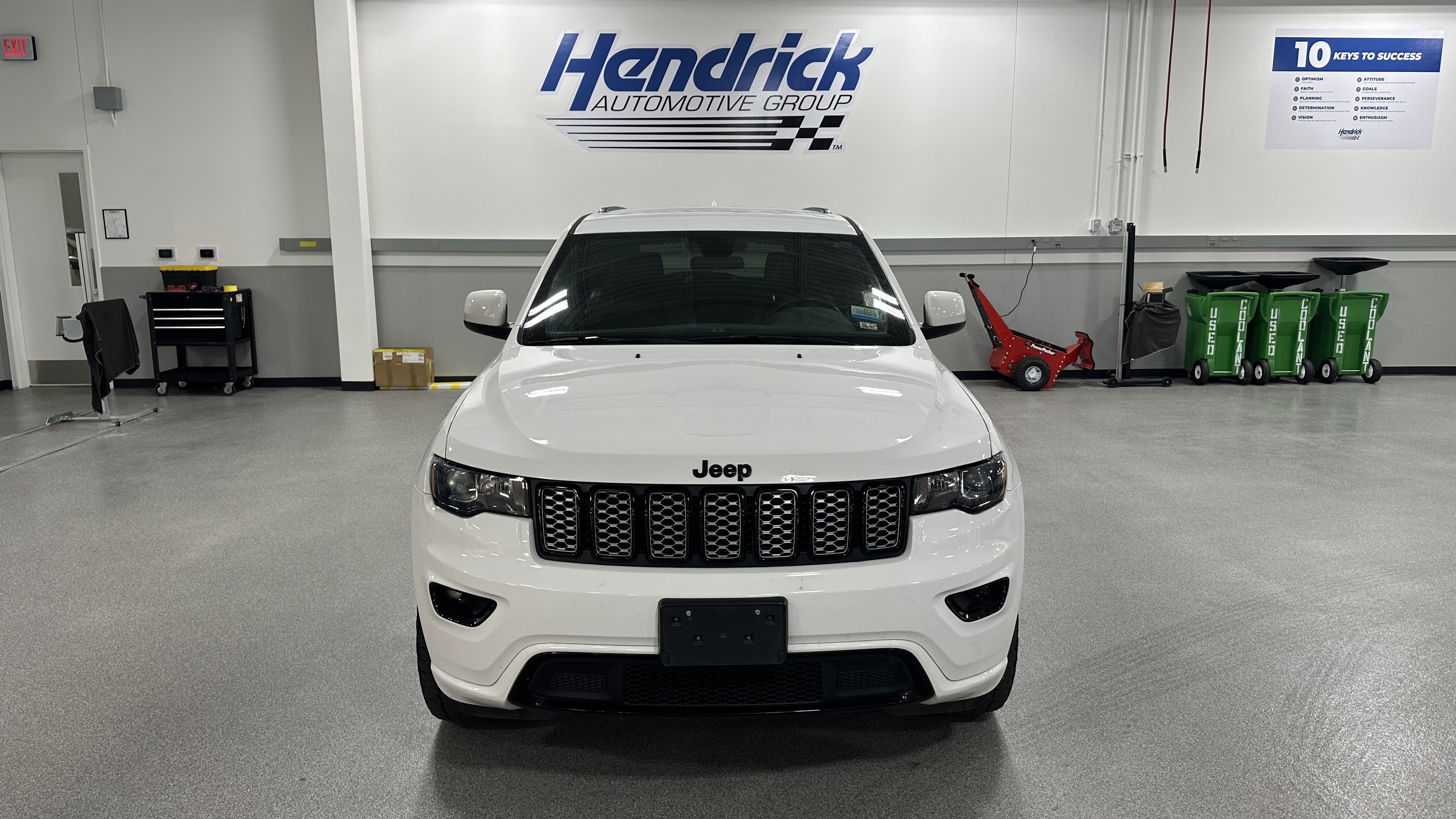 Used 2021 Jeep Grand Cherokee Laredo X AWD/4WD image 3