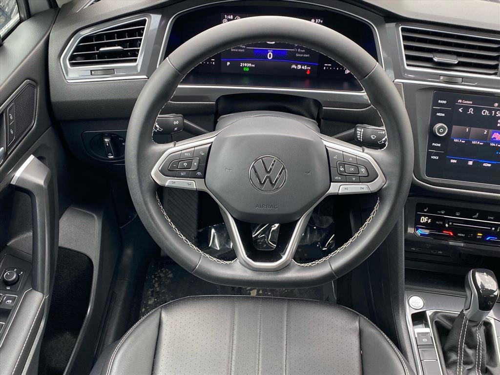 Certified 2023 Volkswagen Tiguan SE w/ Panoramic Sunroof Package image 6