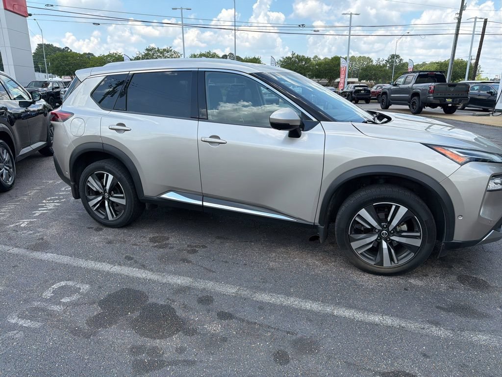 Used 2021 Nissan Rogue Platinum FWD image 6