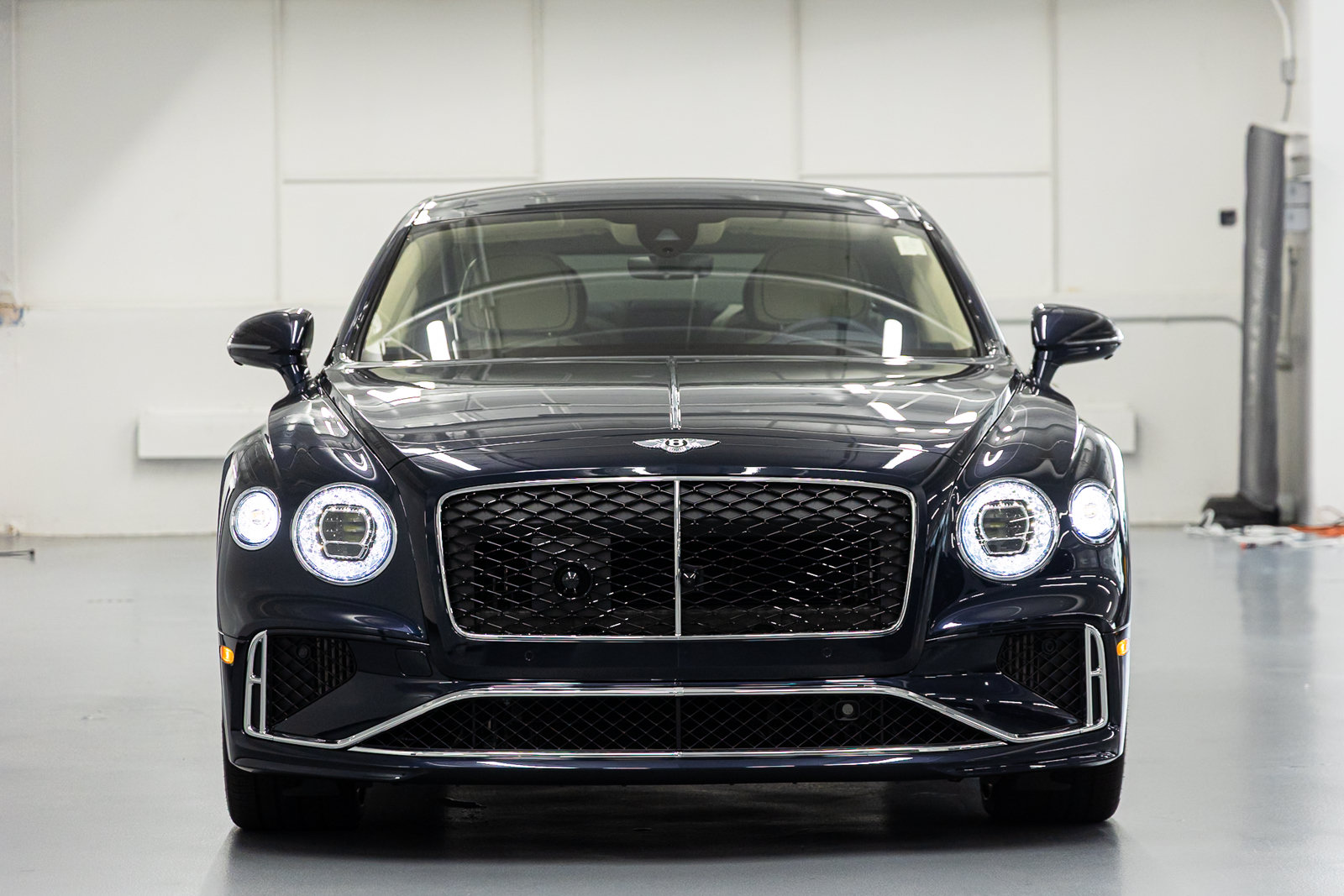 New 2026 Bentley Flying Spur Plug-In Hybrid AWD/4WD image 7