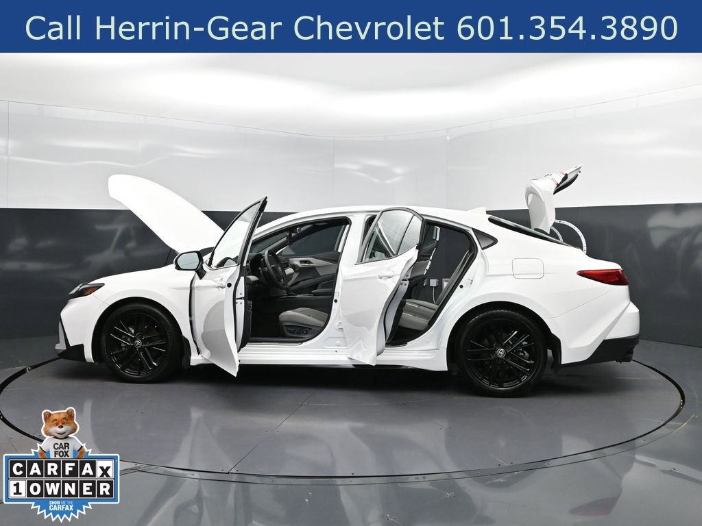 Used 2025 Toyota Camry SE w/ Convenience Package image 47