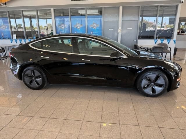 Used 2018 Tesla Model 3 Mid Range RWD image 2